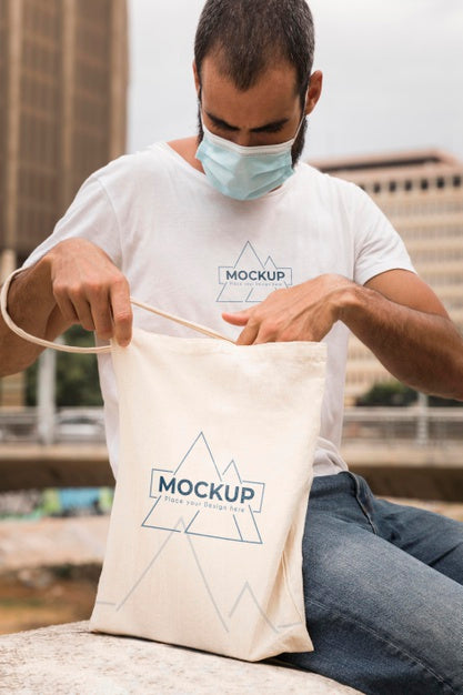Free Man With Bag Mock-Up Concept Psd