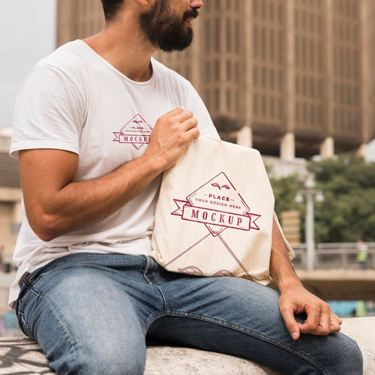 Free Man With Bag Mock-Up Concept Psd
