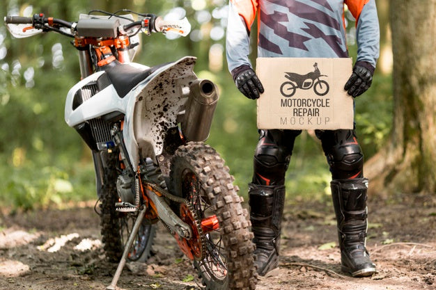 Free Motorcyclist Holding Sign Psd