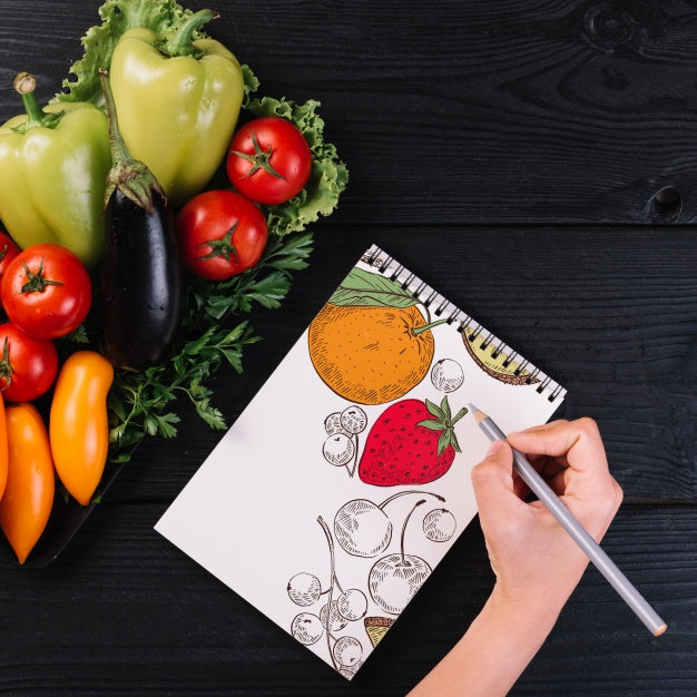 Free Notepad Mockup With Food Concept Psd
