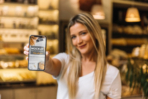 Free Pastry Shop Concept Mock-Up Psd