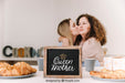 Free Slate Mockup For Mothers Day With Breakfast And Kiss Psd