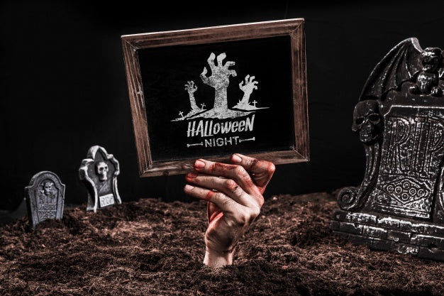 Free Slate Mockup With Halloween Concept Psd