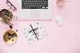Free Social Media And Internet Mockup With Laptop Keyboard Psd