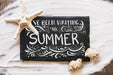 Free Summer Mockup With Slate On Sand Psd