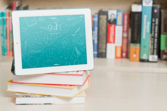Free Tablet Or Ebook Reader Mockup With Literature Concept Psd