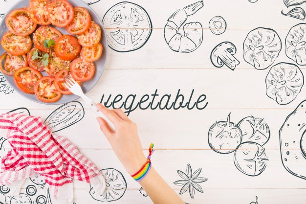 Free Tomatoes On Plate And Copyspace Psd