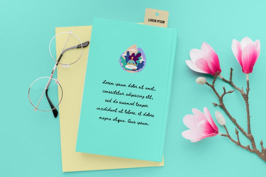 Free Top View Books And Flowers Arrangement Psd