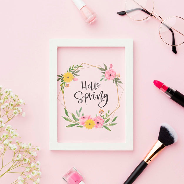 Free Top View Of Frame With Make-Up Essentials Psd