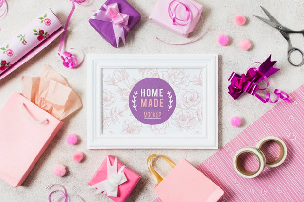 Free Top View Of Frame With Presents Psd