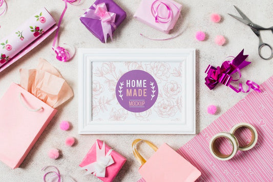 Free Top View Of Frame With Presents Psd