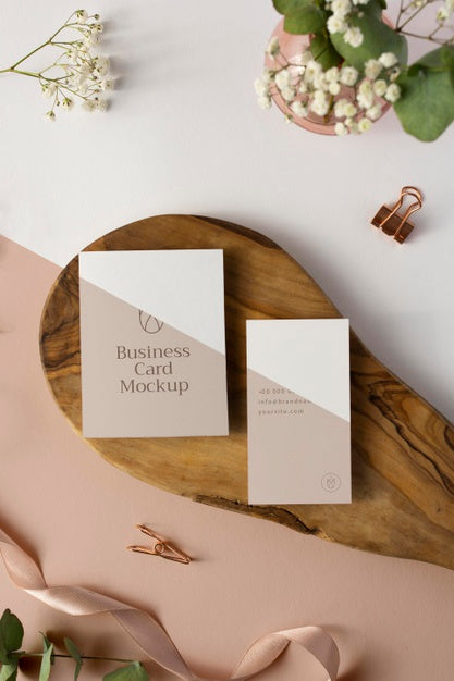 Free Top View Stationery With Flowers Psd