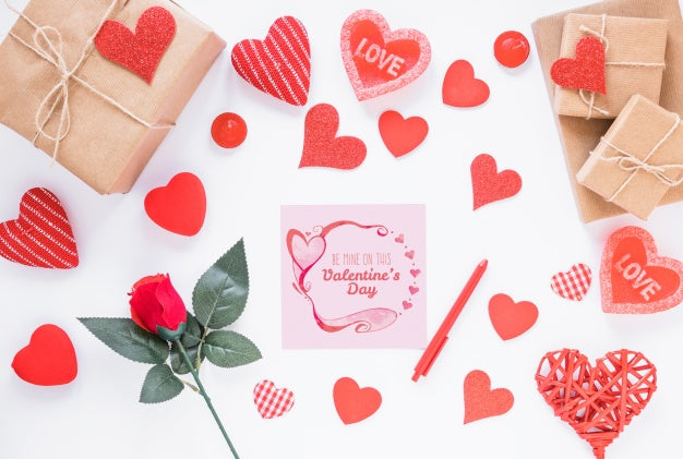 Free Valentine Card Mockup With Composition Of Objects Psd
