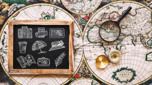 Free Vintage Travel Concept Mockup With Slate Psd