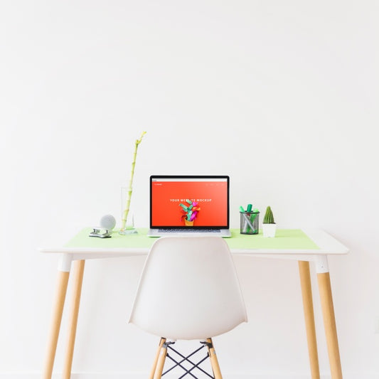 Free Website Mockup With Laptop On Desk Psd