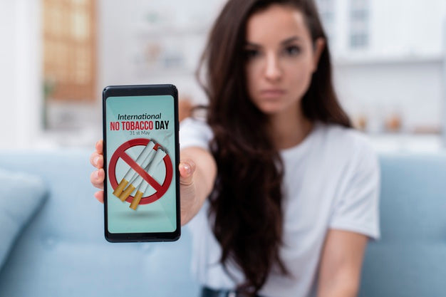 Free Woman Holding A Smartphone Mock-Up Psd