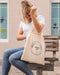 Free Woman With Bag Mock-Up Concept Psd