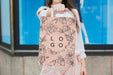 Free Woman With Shopping Bag Mockup Psd