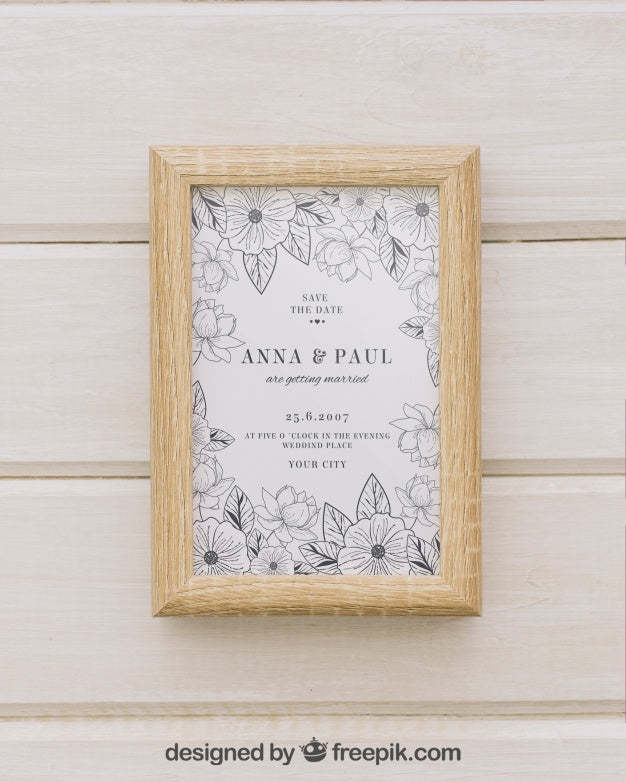 Free Wooden Frame With Mock Up Design Psd