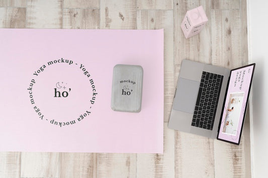 Free Yoga Mock-Up Accessories On The Floor Psd